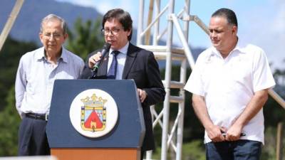 El alcalde Armando Calidonio presidió el último cabildo abierto de su primera administración junto con los corporativos y representantes del consorcio Ibis Ibi Foa Saybe y Asociados: