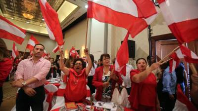 La dirigencia del Partido Liberal se sentó en sus raíces y no hizo nada para la regeneración partidaria, opinan los politólogos.