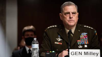 El General Mark Milley reveló ante un comité del Senado que aconsejó a Biden para evitar la caótica retirada y evacuación de Afganistán.