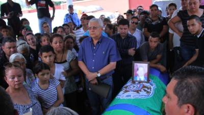 Muchas personas acudieron para dar el último adiós al lider de la comunidad LGBTI.