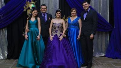 Alejandra, Omar, María Fernanda, Nereida y Omar Alejandro Díaz.