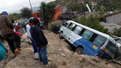 El rapidito transportaba a unos 15 pasajeros.