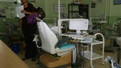 El equipo médico de las clínicas de la carrera no recibe mantenimiento denuncian los estudiantes.