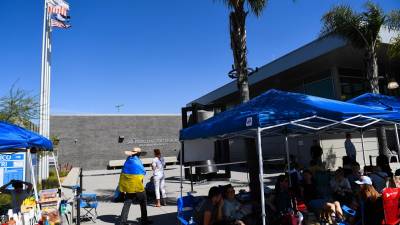 Los refugiados ucranianos que llegan a Tijuana solo esperan dos o tres días para ingresar a EEUU tras recibir un permiso humanitario especial para ellos.