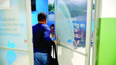 Los mayores de 50 años son más propensos a desarrollar este mal.