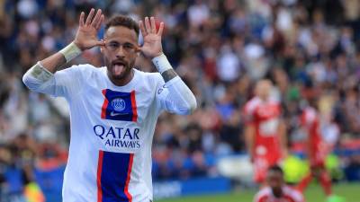 Neymar celebrando su gol que le dio la victoria al PSG.