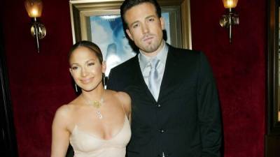 Jennifer Lopez and Ben Affleck arriving at the 'Maid In Manhattan' world premiere at The Ziegfeld Theatre, New York City. December 8, 2002. Photo by Evan Agostini/Getty Images.
