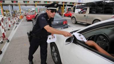 México blindó sus fronteras para evitar que Joaquín 'Chapo' Guzmán abandone el país tras su espectacular fuga de una cárcel de máxima seguridad hace 9 días.