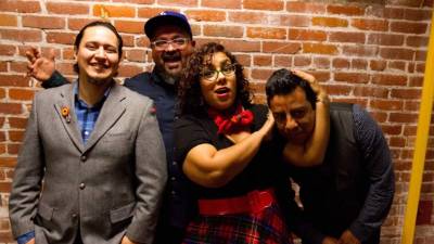 En la imagen, los integrantes de la banda angelina La Santa Cecilia. EFE/Archivo