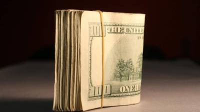 El dólar hizo retroceder cinco centavos al lempira esta semana.