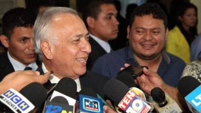 Mauricio Oliva considera que Nasralla está desesperado por llamar la atención.