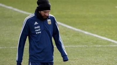 Lionel Messi no fue de la partida en el juego de la albiceleste ante Italia. Podría reaparecer ante España en el Wanda. Foto AFP.