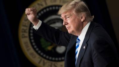 US President Donald Trump speaks during a forum with Chief Executive Officers on the White House Campus April 4, 2017 in Washington, DC. / AFP PHOTO / Brendan Smialowski