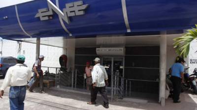 Por años, la estatal eléctrica viene arrastrando pérdidas, una de las razones erael personal supernumerario y los altos costos de la energía térmica.