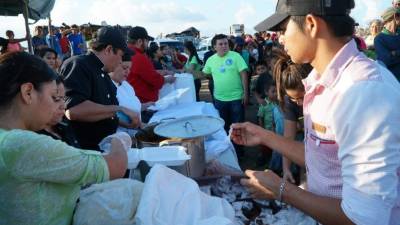 Los pepenadores se mostraron alegres. foto: C.Santos