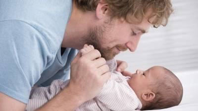 A través de actividades de cuidado los papás activan la red materna.