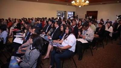 A la presentación del evento acudieron la sociedad civil y cooperantes.