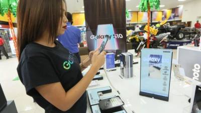 El Galaxy S10 está diseñado para aquellos que desean un teléfono inteligente de primera calidad con un rendimiento potente. Adquiérelo en las Tiendas Elektra Honduras.