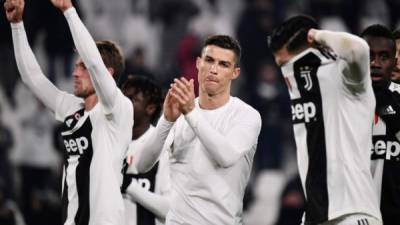 Cristiano Ronaldo no la pasó nada bien ante el Chievo. FOTO AFP.