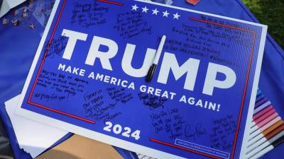 FEMA afirmó que sus empleados deben ayudar a las víctimas de desastres naturales sin importar su afiliación política.