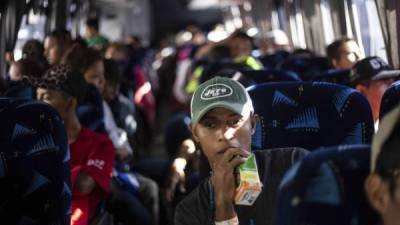 El último grupo de los migrantes centroamericanos que se quedaron en la caravana, llegó hoy a Tijuana.