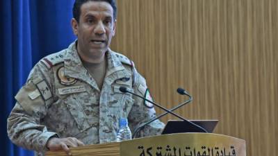 Turki al-Maliki, general del ejército saudita, brindó una conferencia de prensa para informar sobre el impacto de los daños tras los ataques a las petroleras sauditas./AFP.