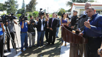 El presidente de Honduras, Porfirio Lobo, en conferencia de prensa.