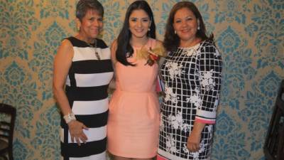 Anarda Valle, Liza Alejandra y Blanca Pinto compartieron con entusiasmo esta nueva fiesta de fin de soltería.