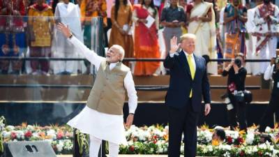 Trump fue recibido en un gigantesco estadio para un multitudinario evento con Modi./AFP.