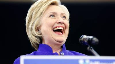 La candidata dijo a seguidores en Long Beach, cerca de Los Angeles, que 'según las noticias, estamos al borde de un momento histórico, sin precedentes'.