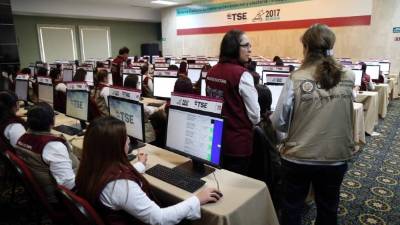 El Tribunal Supremo Electoral ya tiene lista la sala del sistema de transcripción anónima y aleatoria, área restringida a la que solo ingresa el personal calificado contratado.