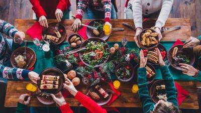 Acompaña estas entradas con una selección de vinos blancos o espumosos para realzar los sabores.