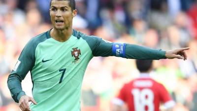 Portugal's forward Cristiano Ronaldo gestures during the 2017 Confederations Cup group A football match between Russia and Portugal at the Spartak Stadium in Moscow on June 21, 2017. / AFP PHOTO / Kirill KUDRYAVTSEV