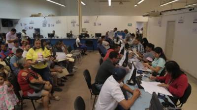 La oficina de Registro Vehicular del IP está en el edificio de Híper Antorcha. Foto: Melvin Cubas.