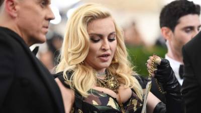 Madonna asistió a la MET Gala en el Museo Metropolitano de Nueva York. Fotos: AFP.