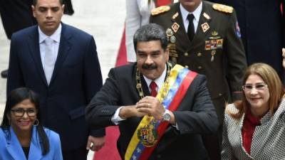 Maduro se juramentó ante la Constituyente para el periodo 2019-2025, adelantando una ceremonia que debía tener lugar en enero y en el Parlamento, instancia que fue declarada en desacato./AFP.