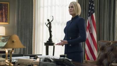 House of Ccards 6. Claire Underwood (Robin Wright) no está dispuesta a perder el “trono” que dejó su esposo Frank (Kevin Spacey). La nueva presidenta de Estados Unidos llega con más ambición y sin escrúpulos.