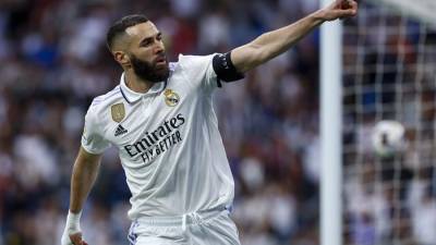 Benzema tenía un año más de contrato con el Real Madrid tras hacerse efectiva una cláusula de renovación automática por ganar el Balón del Oro el pasado año.