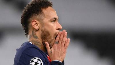 Neymar lamentó que sus dos remates dieron en el palo. Foto AFP.
