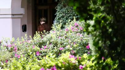 La embajadora de Estados Unidos en Honduras, Laura Dogu, entrando a Casa Presidencial en Tegucigalpa.
