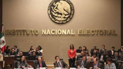 Las autoridades electorales mexicanas, que preparan el próximo proceso para el 1 de julio, toman nota de lo ocurrido en EEUU y se curan en salud.