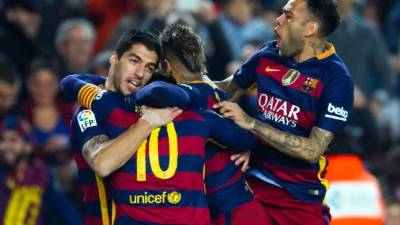 Los jugadores del Barcelona tienen otro motivo para ganar al Granada. Foto Agencia