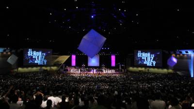 Unos 10 mil cristianos se dieron cita a la Ebenezer para recibir el 2014.