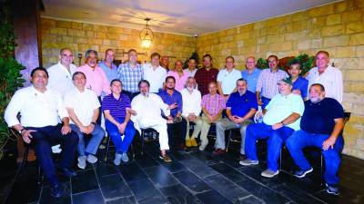 Después de cuatro décadas, su amistad sigue prevaleciendo.