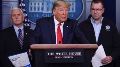Trump expresó estar 'un poco enojado' con China durante su conferencia de prensa diaria por la crisis sanitaria en EEUU./AFP.