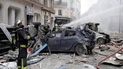 La explosión causó la muerte de dos bomberos y una turista española. Casi 50 personas resultaron heridos.