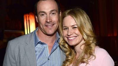 Chris Klein y Laina Rose Thyfault