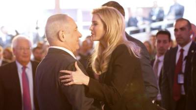 El primer ministro israelí Benjamin Netanyahu dio la bienvenida a Ivanka Trump y su esposo, Jared Kushner, a Jerusalén./AFP.