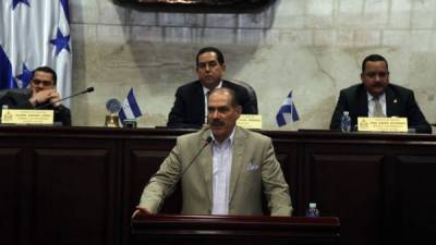 El ministro de Agricultura, Jacobo Paz, compareció ayer en el Congreso Nacional.