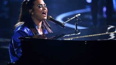 Demi Lovato interpretó su nuevo tema 'Commander in Chief'.